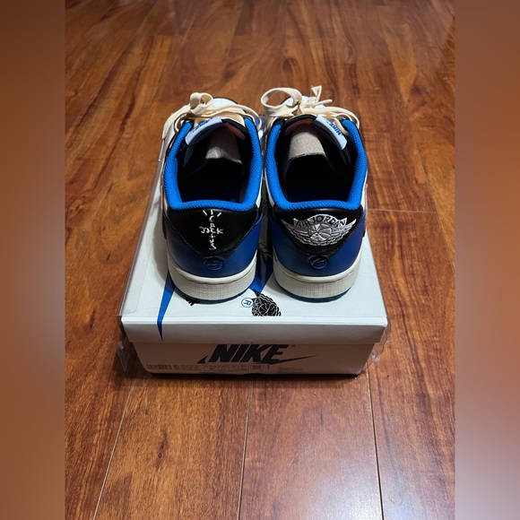 Air Jordan 1 Retro Low x Fragment Design x Travis Scott - Picture 5 of 8